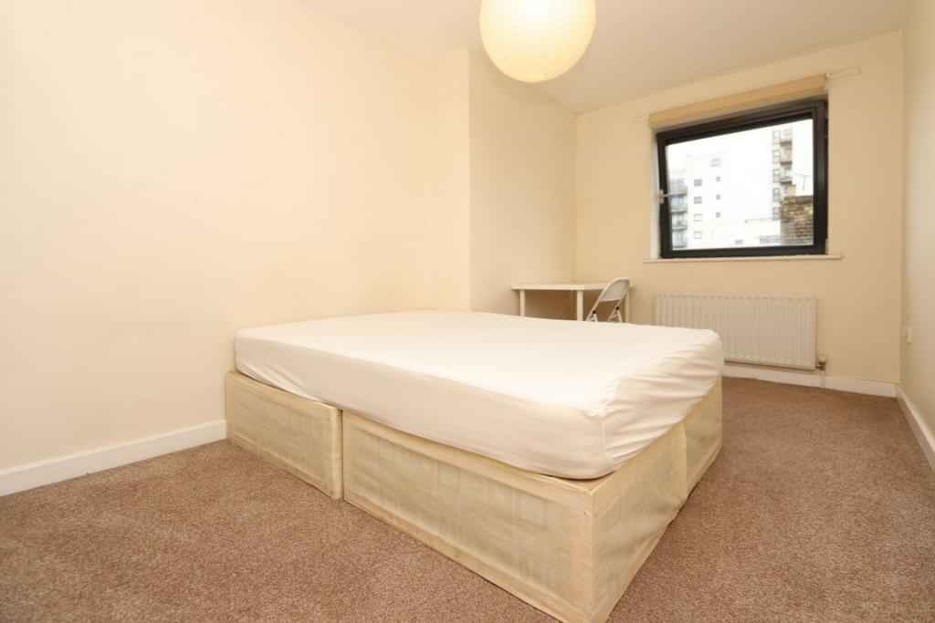 3 bedroom apartment, Bordeaux, Luxembourg Mews - London, England, United Kingdom - Room 1 - Bedroom