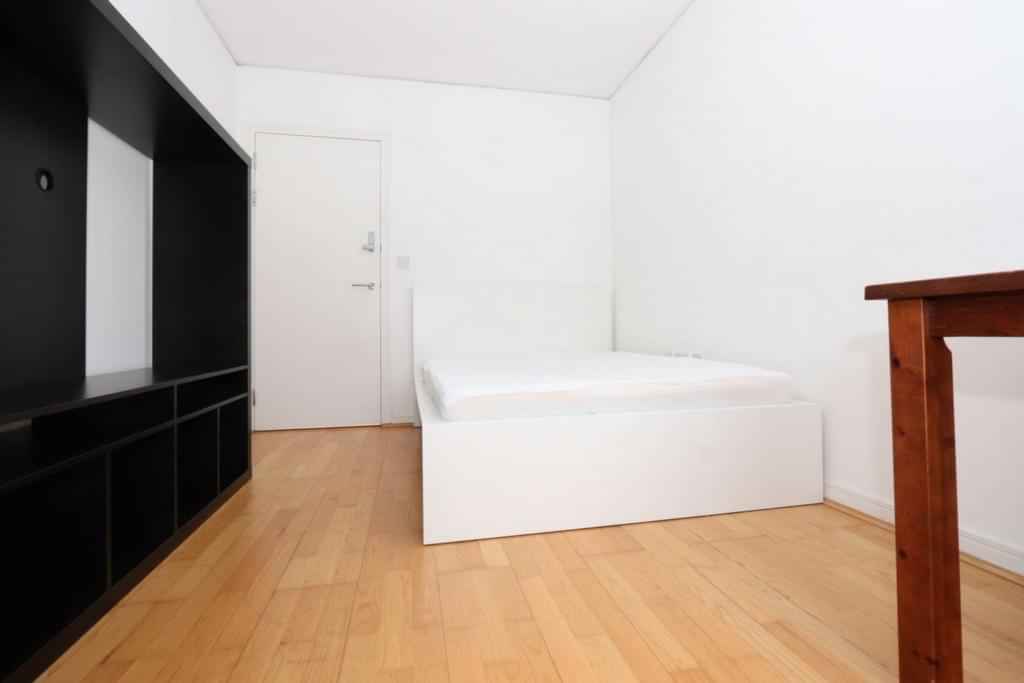 4 bedroom apartment, Alamaro Lodge,Renaissance Walk - London, England, United Kingdom - Room 1 - Bedroom