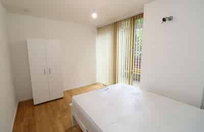 4 bedroom apartment, Becquerel Court - London, England, United Kingdom - Room 1 - Bedroom