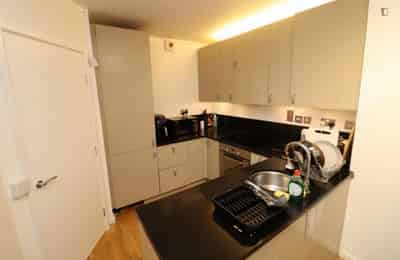 Room 1 - Bedroom?w=400&h=260&fit=crop&q=40&auto=format&trim=auto