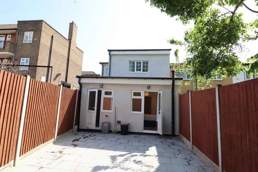 4 bedroom house, Duckett Street - London, England, United Kingdom - Exterior