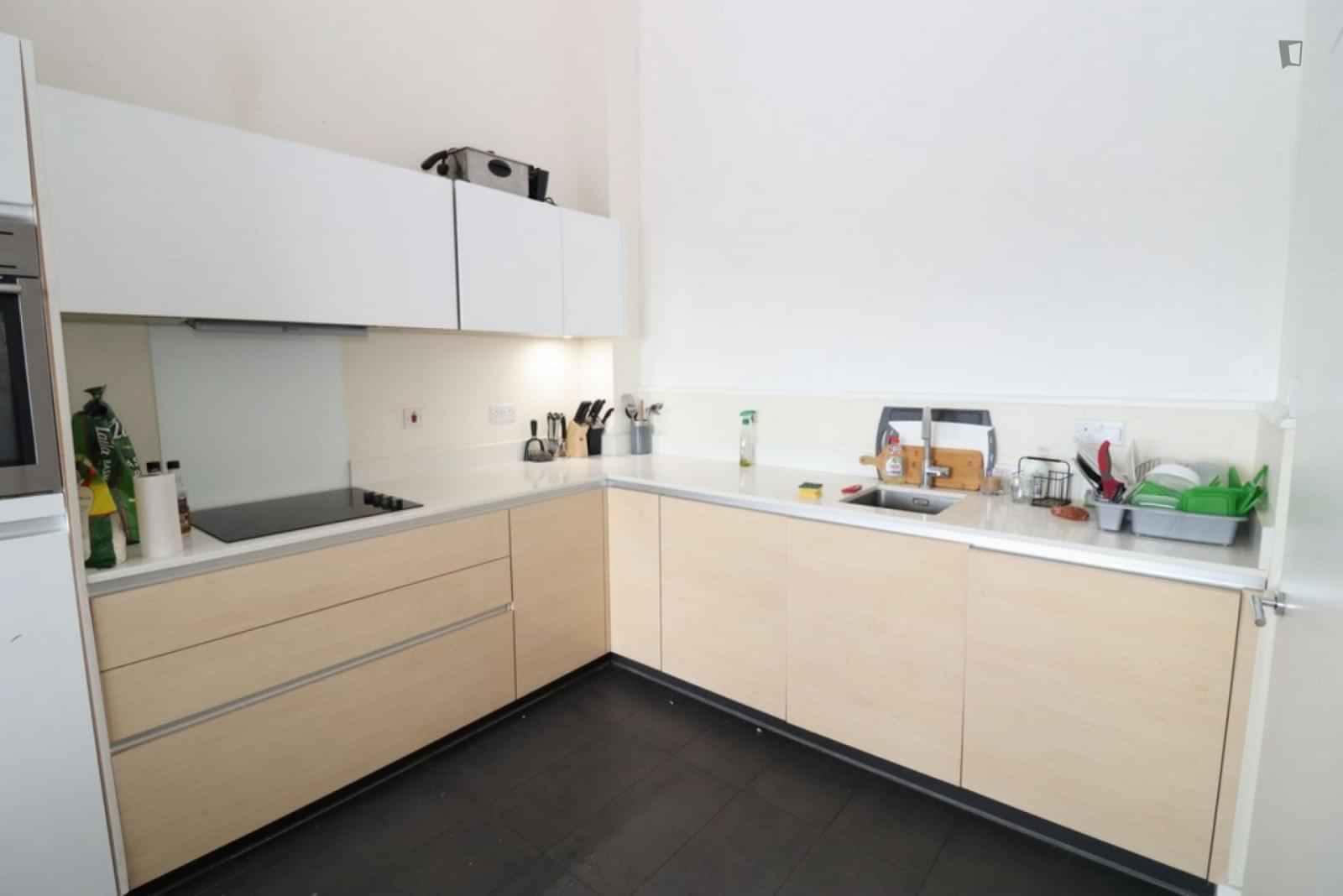 Room 1 - Bedroom?w=400&h=260&fit=crop&q=40&auto=format&trim=auto