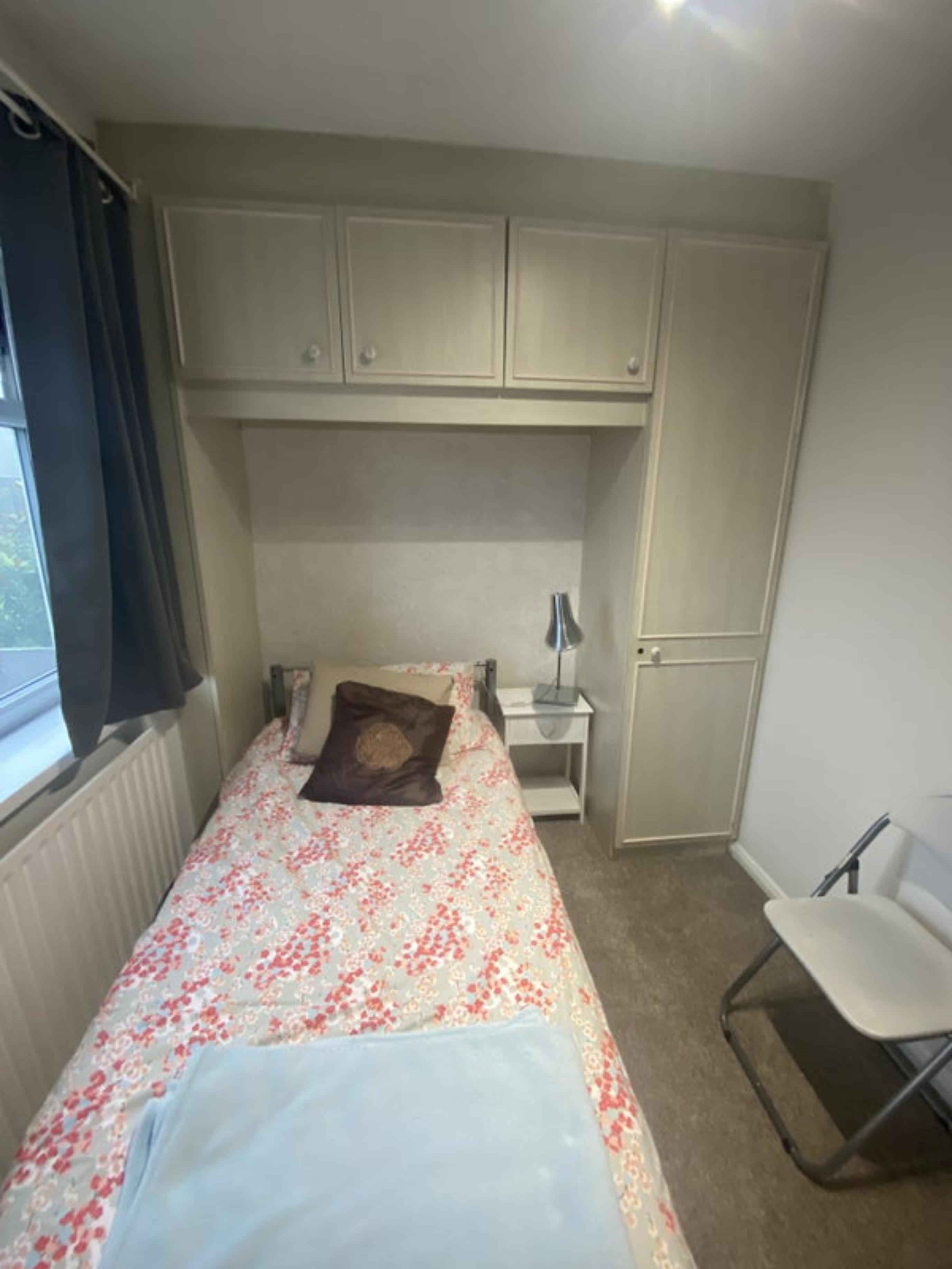 4 bedroom apartment, Adams Close - London, England, United Kingdom - Room 1 - Bedroom