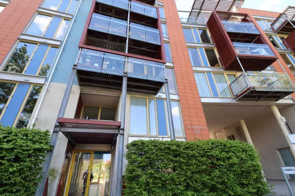 4 bedroom apartment, Farnsworth Court, West Parkside - London, England, United Kingdom - Exterior