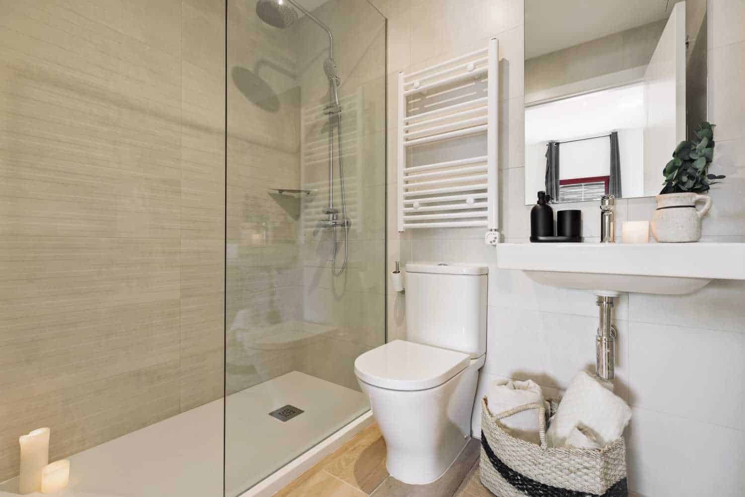 Common Area?w=400&h=260&fit=crop&q=40&auto=format&trim=auto