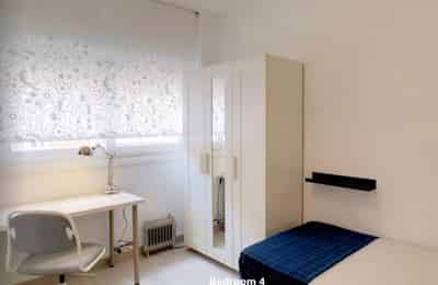 Kitchen?w=400&h=260&fit=crop&q=40&auto=format&trim=auto