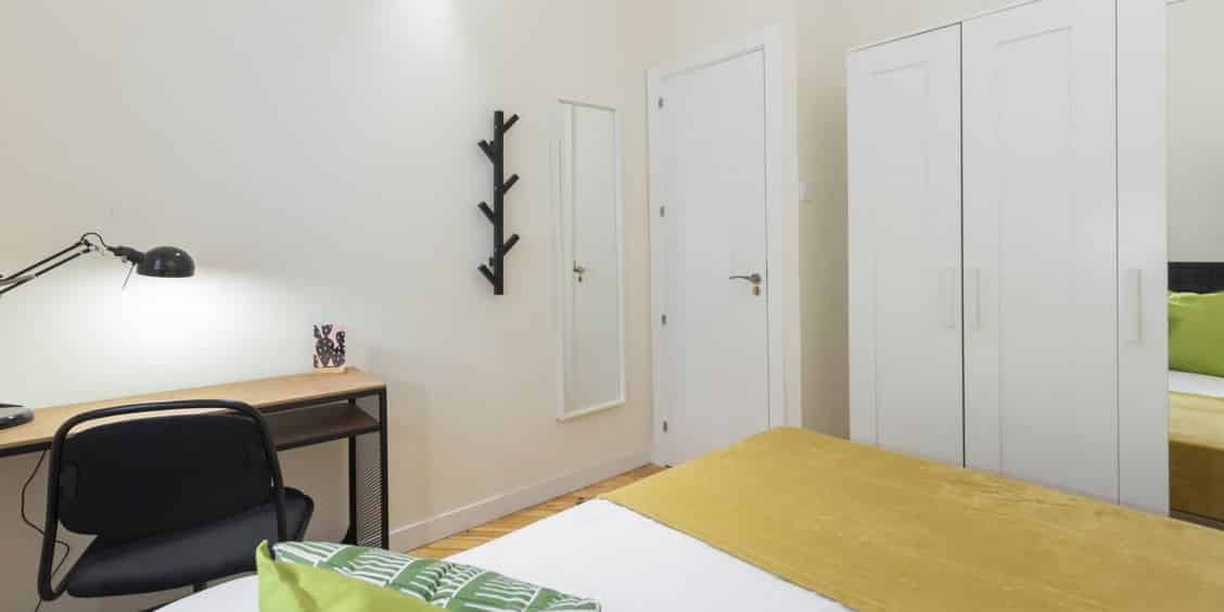 Amenities?w=400&h=260&fit=crop&q=40&auto=format&trim=auto