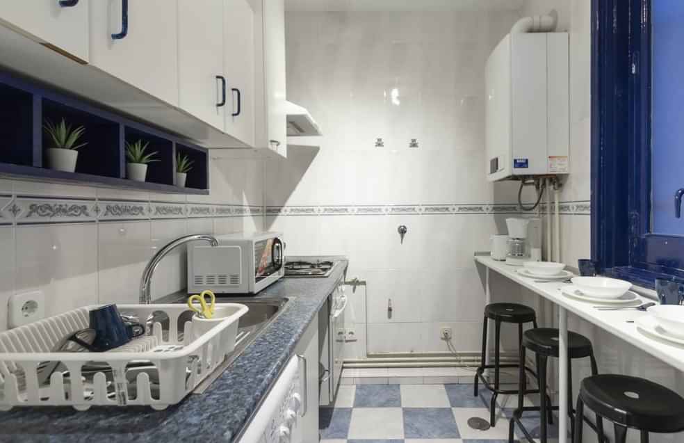 Santa Engracia, Madrid - Madrid, Spain - Kitchen