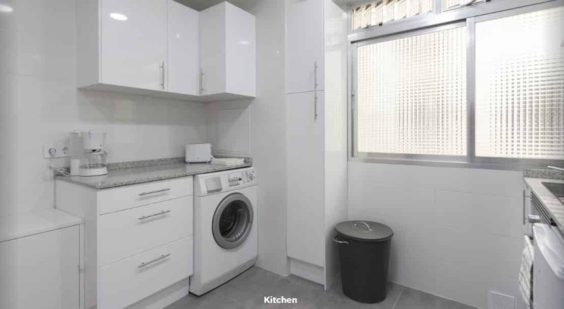 Dr. Castelo, Madrid - Madrid, Spain - Kitchen