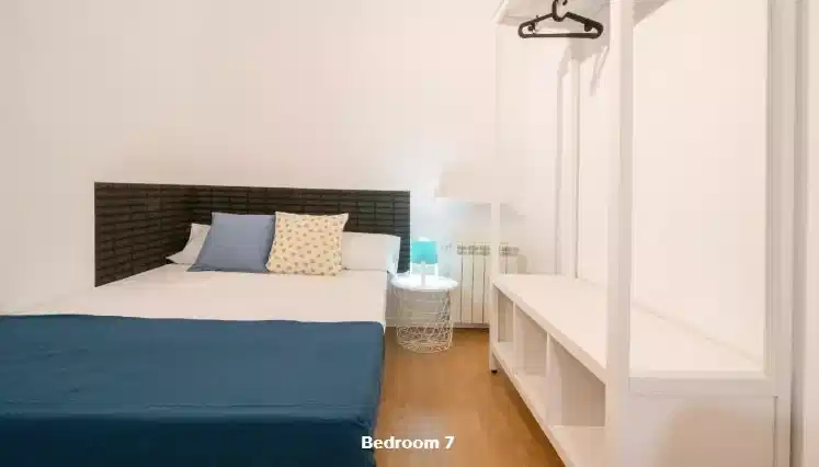 Common Area?w=400&h=260&fit=crop&q=40&auto=format&trim=auto