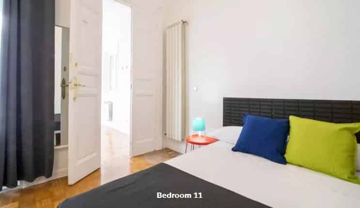 Common Area?w=400&h=260&fit=crop&q=40&auto=format&trim=auto