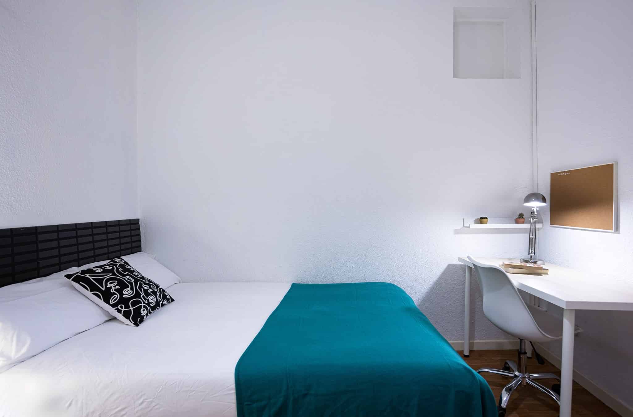 Amenities?w=400&h=260&fit=crop&q=40&auto=format&trim=auto