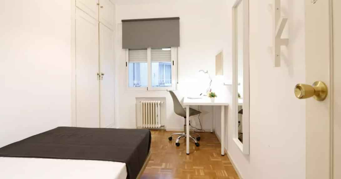 Kitchen?w=400&h=260&fit=crop&q=40&auto=format&trim=auto