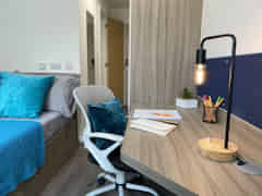 Amenities?w=400&h=260&fit=crop&q=40&auto=format&trim=auto