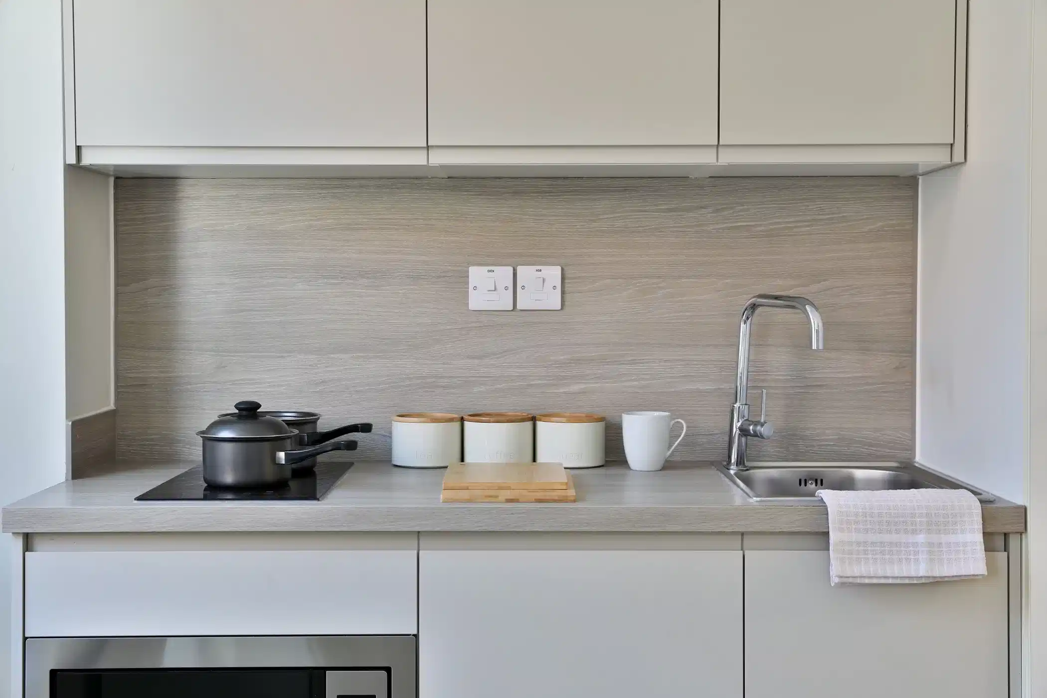 Kitchen?w=400&h=260&fit=crop&q=40&auto=format&trim=auto