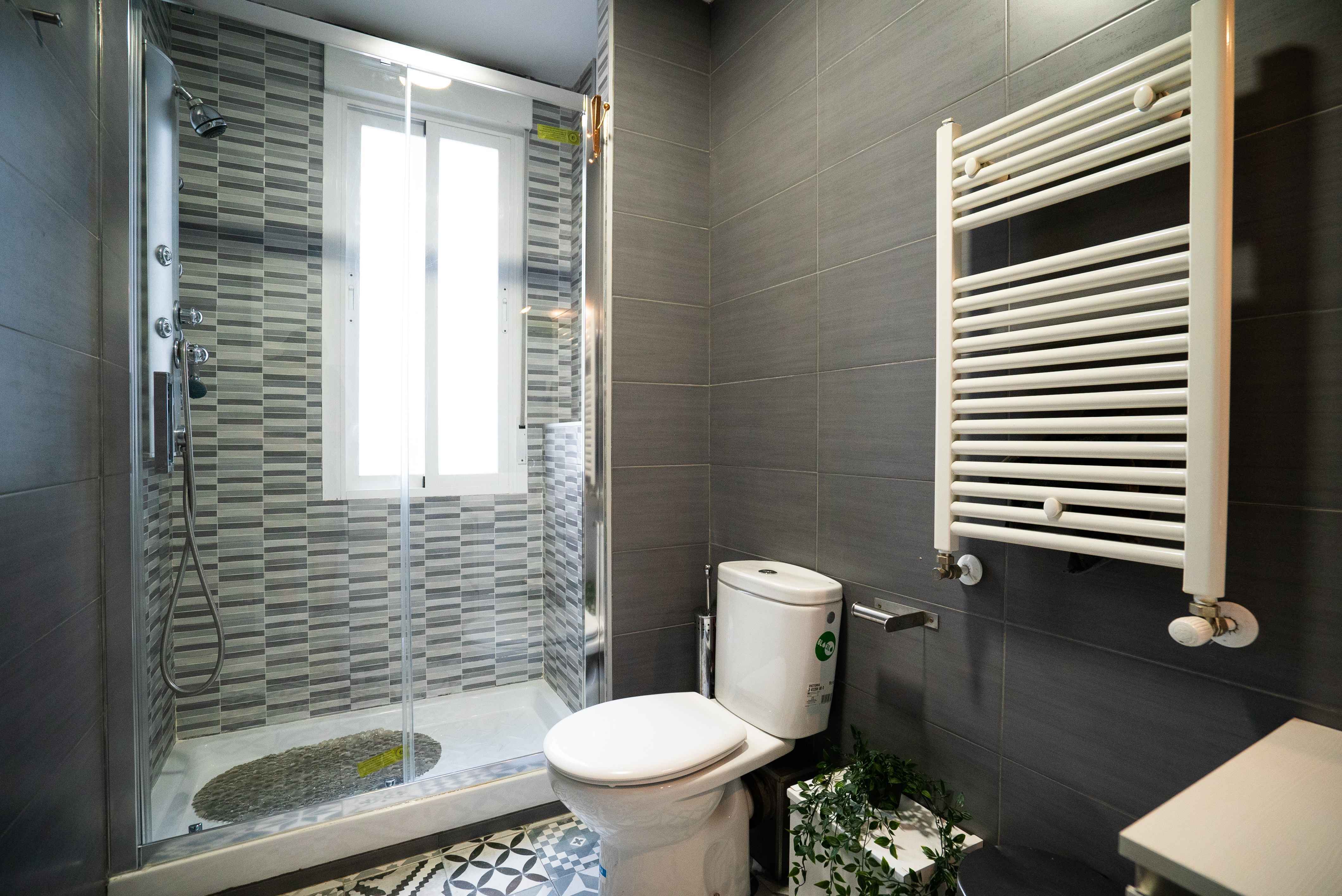 Andres Borrego, Madrid - Madrid, Spain - Bathroom