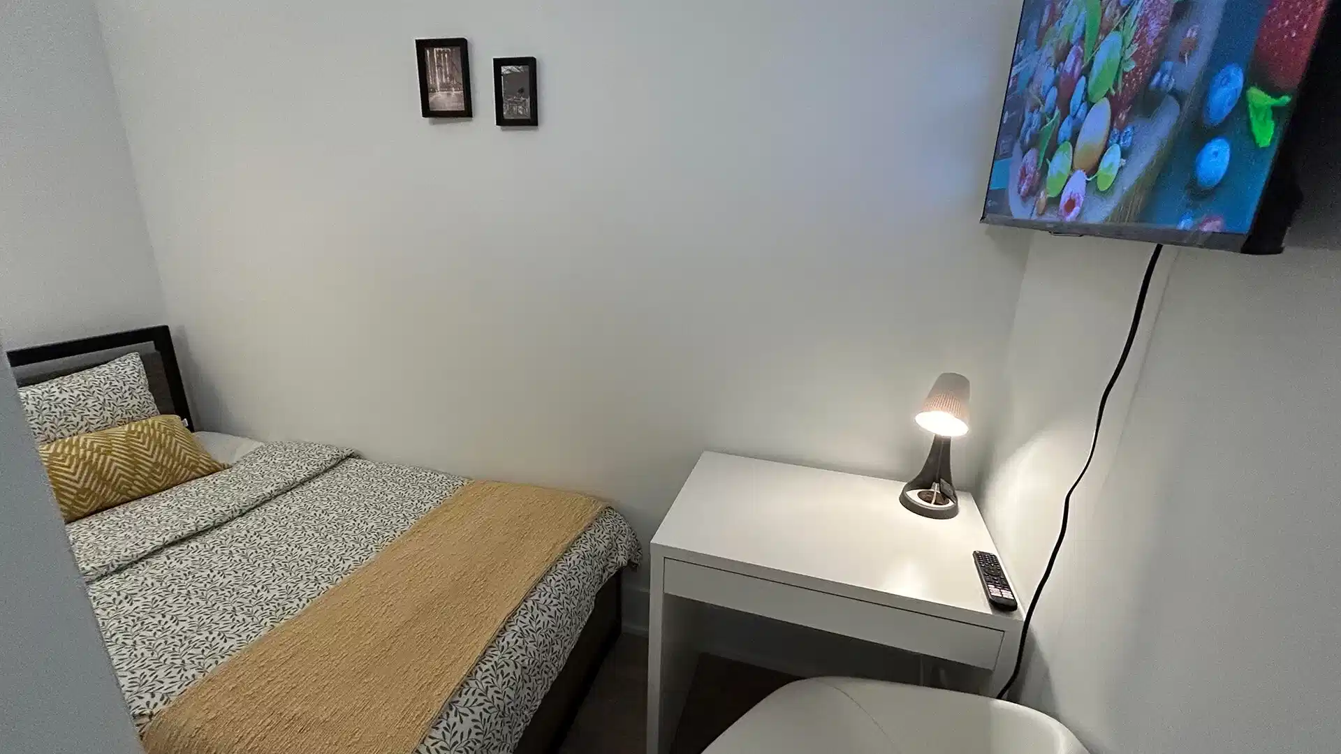 Amenities?w=400&h=260&fit=crop&q=40&auto=format&trim=auto