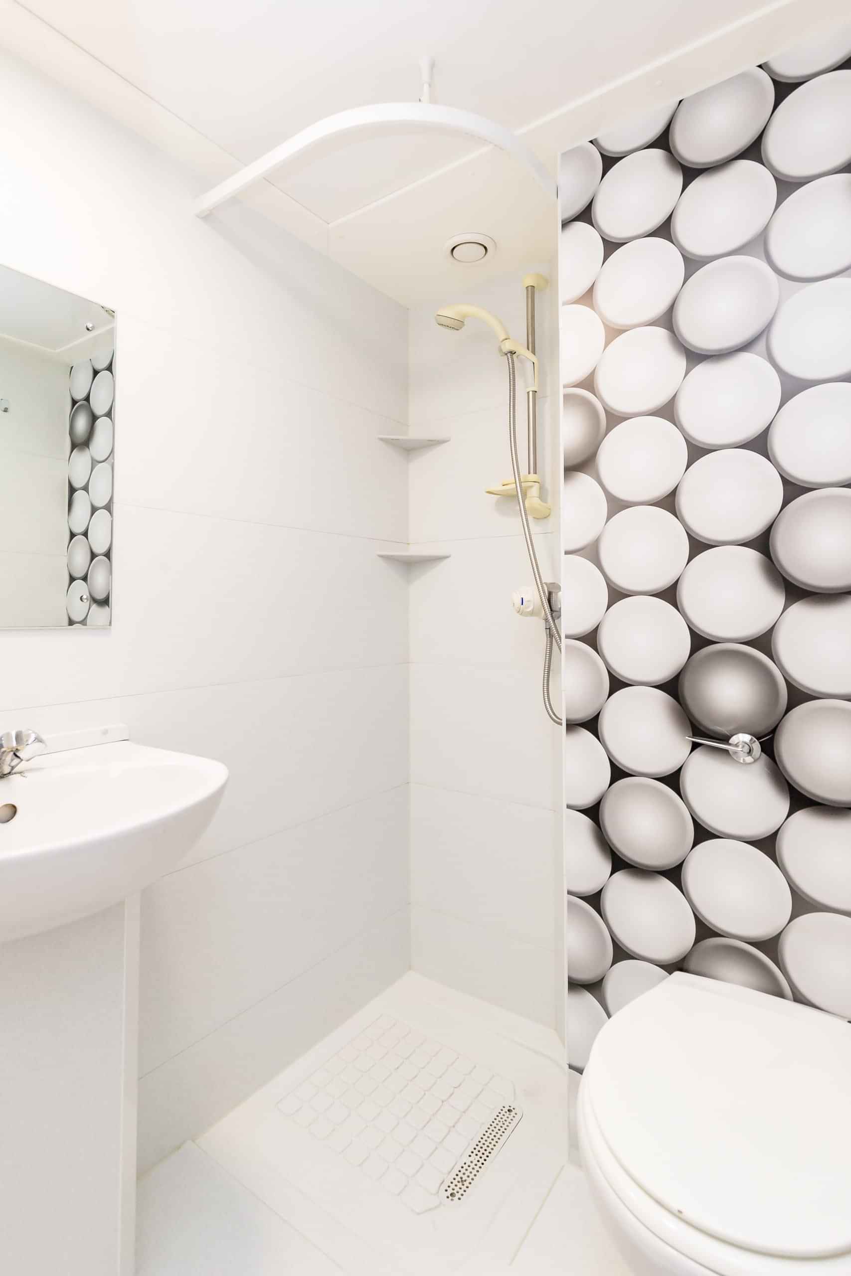 Exterior?w=400&h=260&fit=crop&q=40&auto=format&trim=auto