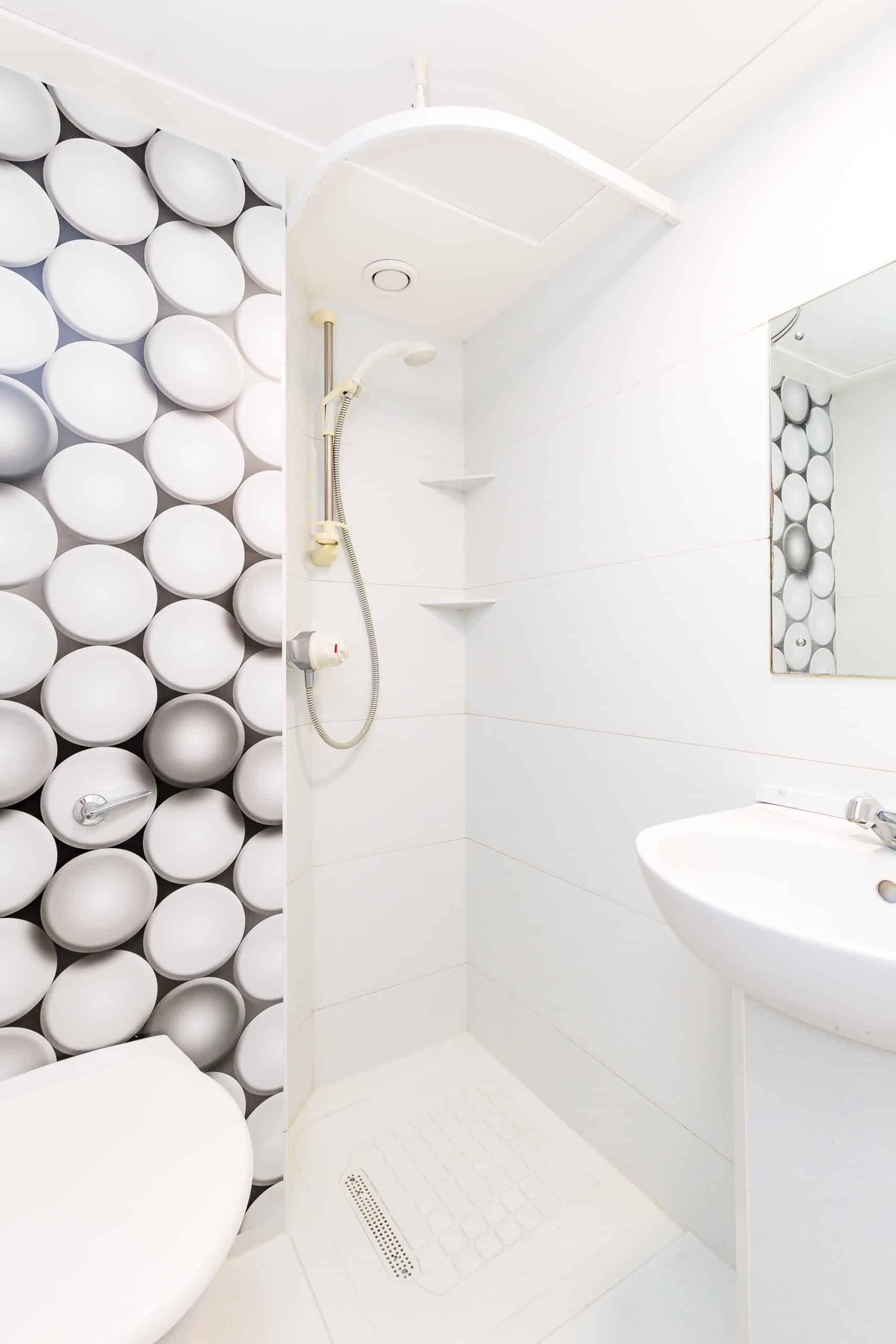 Exterior?w=400&h=260&fit=crop&q=40&auto=format&trim=auto