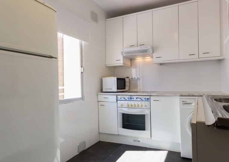 Campo Real, Madrid - Madrid, Spain - Kitchen