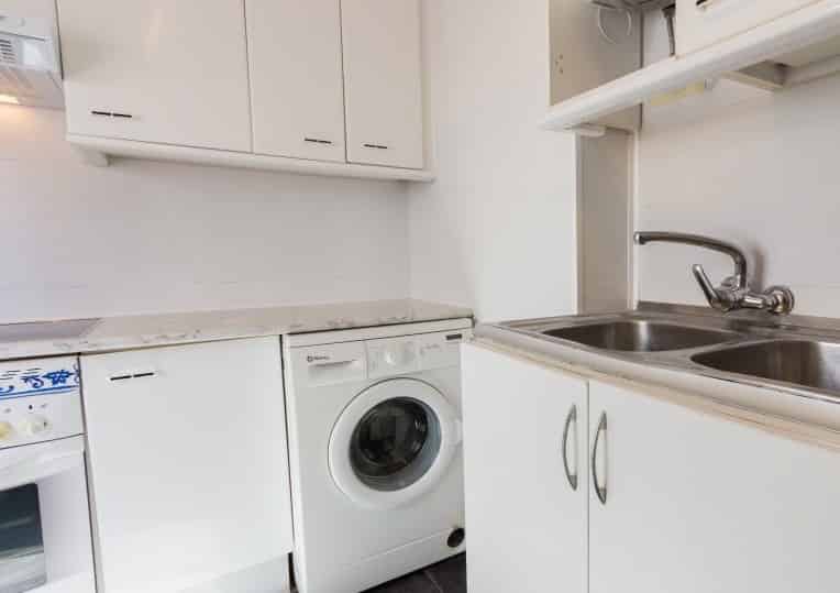 Campo Real, Madrid - Madrid, Spain - Kitchen