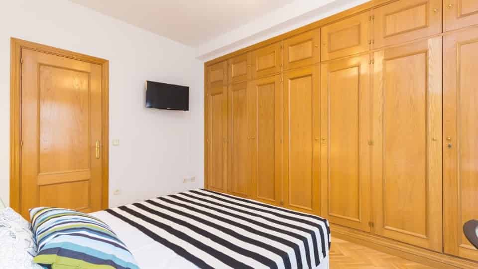 Kitchen?w=400&h=260&fit=crop&q=40&auto=format&trim=auto