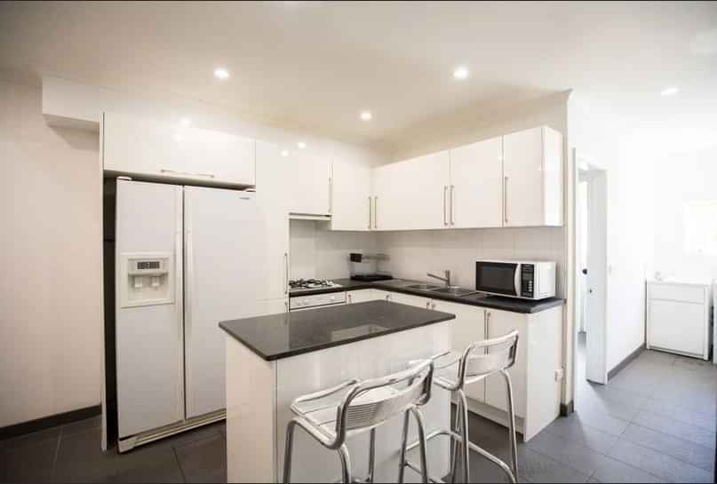 Room 3 (STD) - Bathroom?w=400&h=260&fit=crop&q=40&auto=format&trim=auto