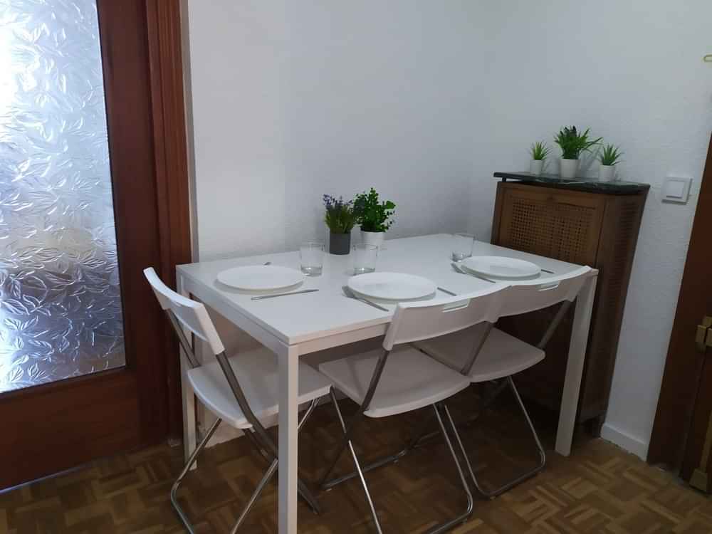 Avenida De Portugal, Madrid - Madrid, Spain - Amenities