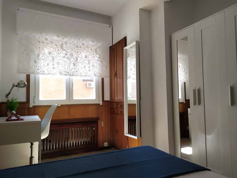 Amenities?w=400&h=260&fit=crop&q=40&auto=format&trim=auto