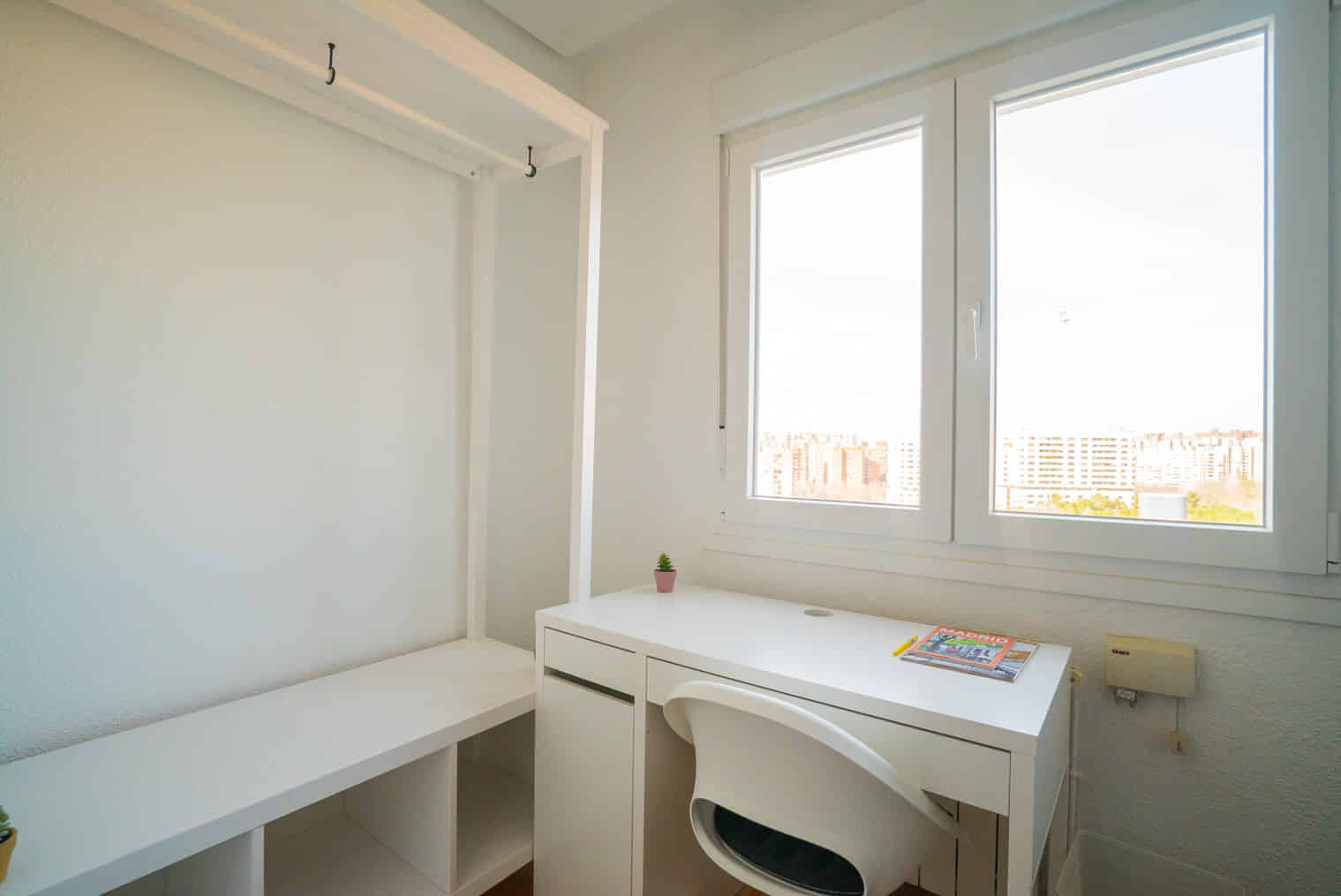 Kitchen?w=400&h=260&fit=crop&q=40&auto=format&trim=auto