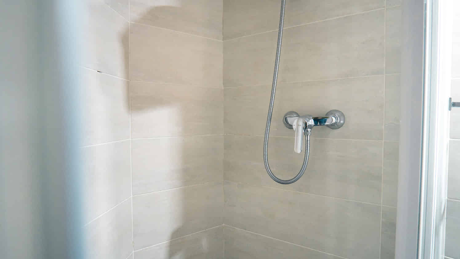 Francisco Silvela, Madrid - Madrid, Spain - Bathroom