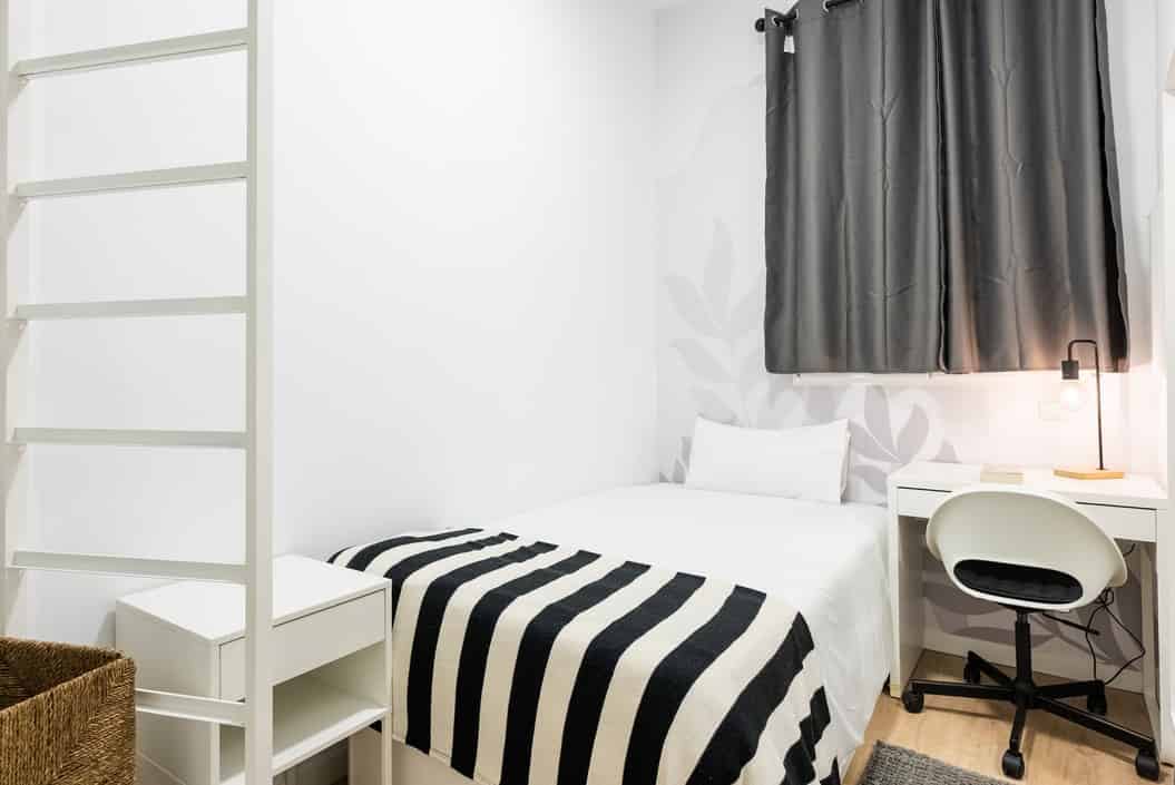 Kitchen?w=400&h=260&fit=crop&q=40&auto=format&trim=auto