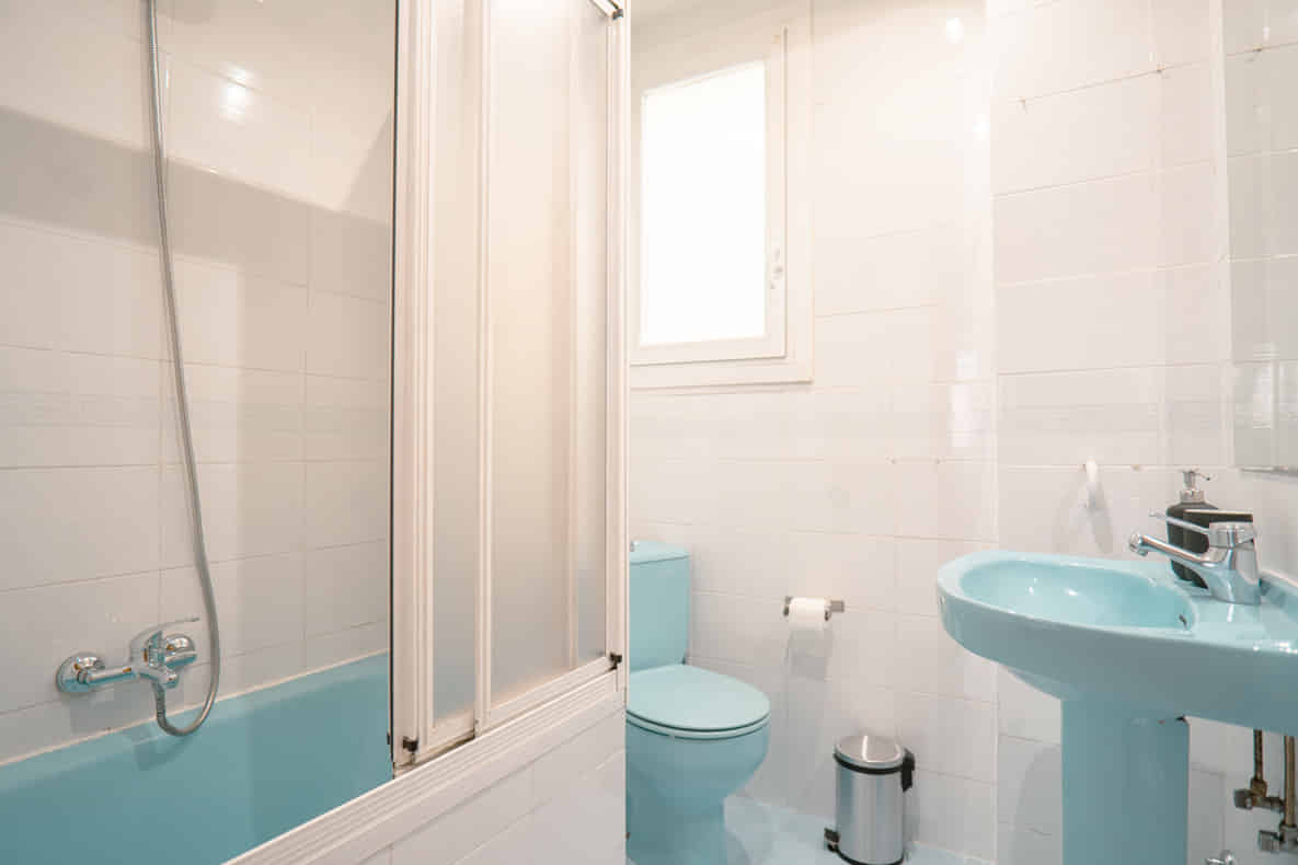 Joaquin Maria Lopez, Madrid - Madrid, Spain - Bathroom