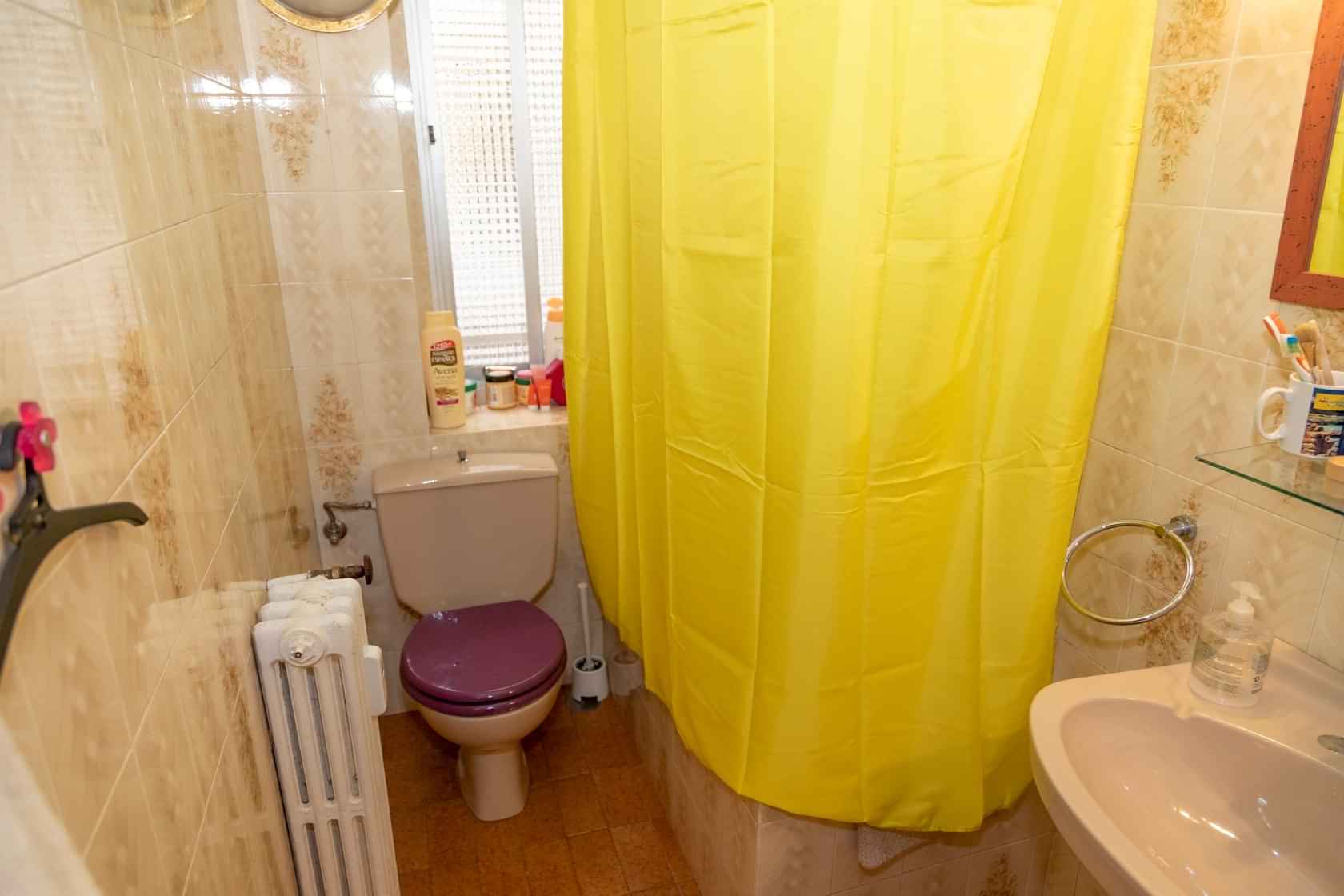 Bruselas Av., Madrid - Madrid, Spain - Bathroom