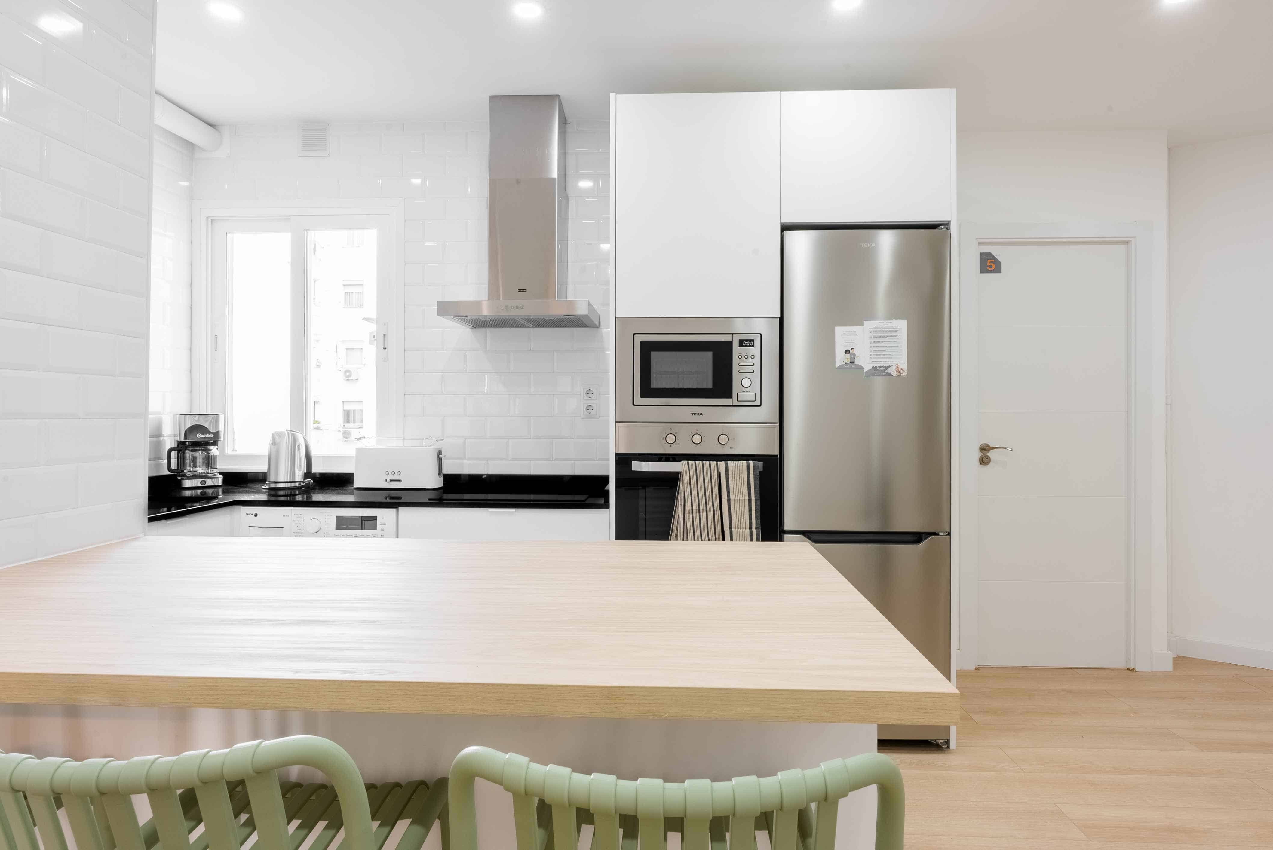 Sta. Maria De La Cabeza, Madrid - Madrid, Spain - Kitchen