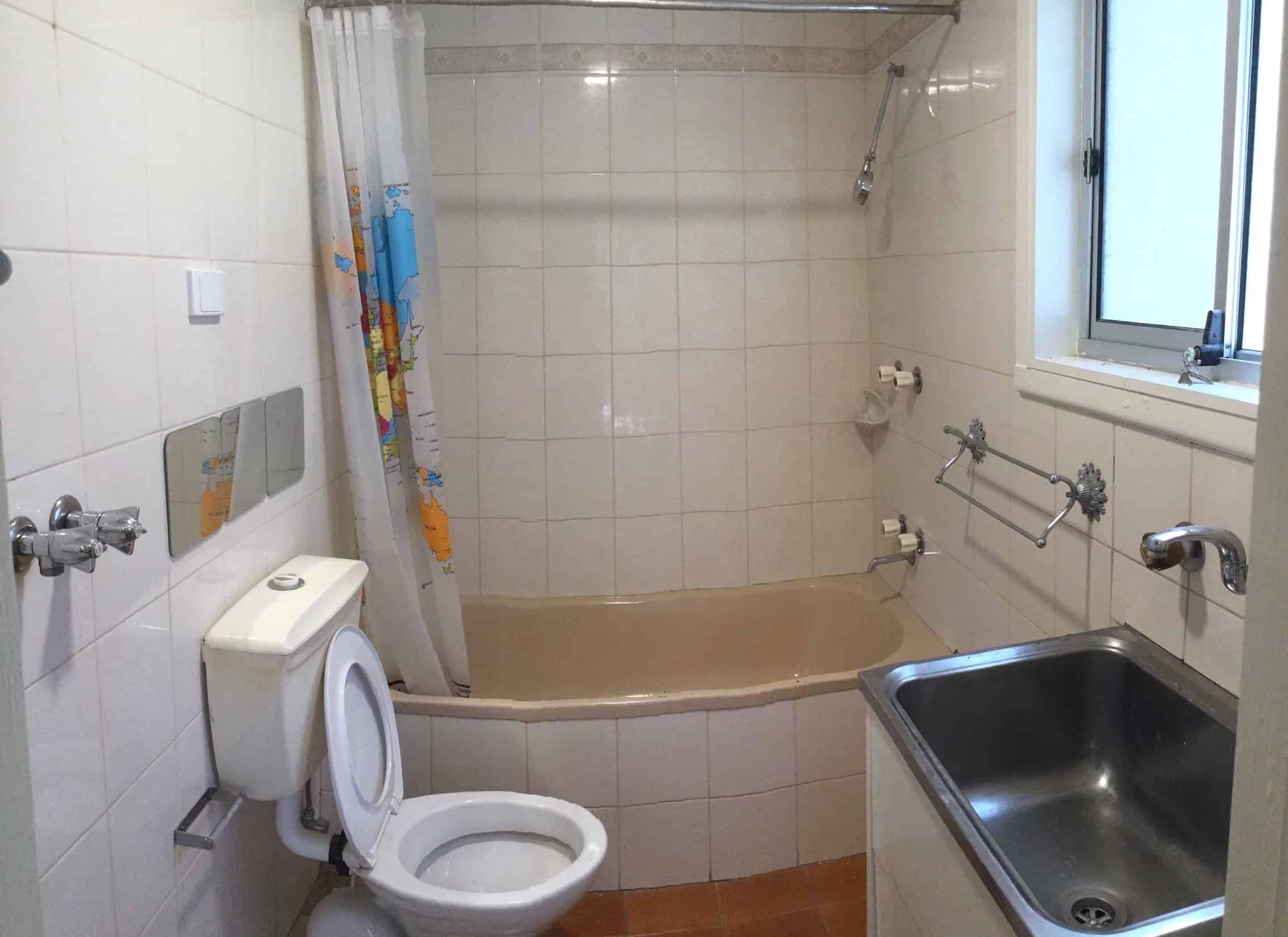 Common Area?w=400&h=260&fit=crop&q=40&auto=format&trim=auto