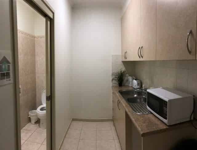 Common Area?w=400&h=260&fit=crop&q=40&auto=format&trim=auto