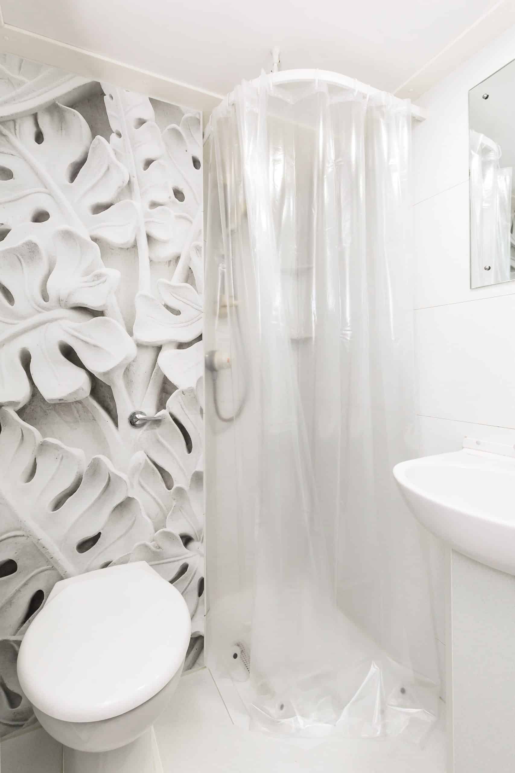 Amenities?w=400&h=260&fit=crop&q=40&auto=format&trim=auto