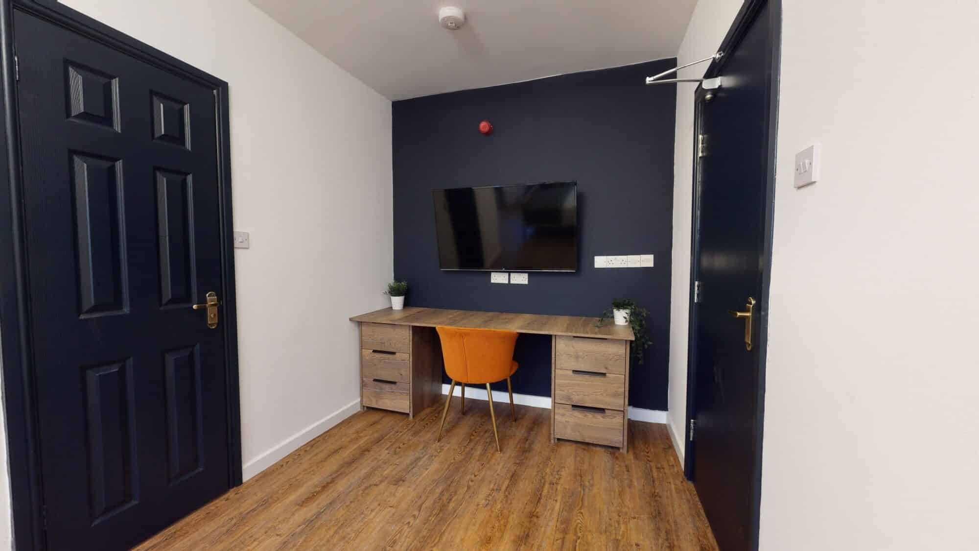 Shaw Street, Liverpool - Liverpool, England, United Kingdom - Amenities