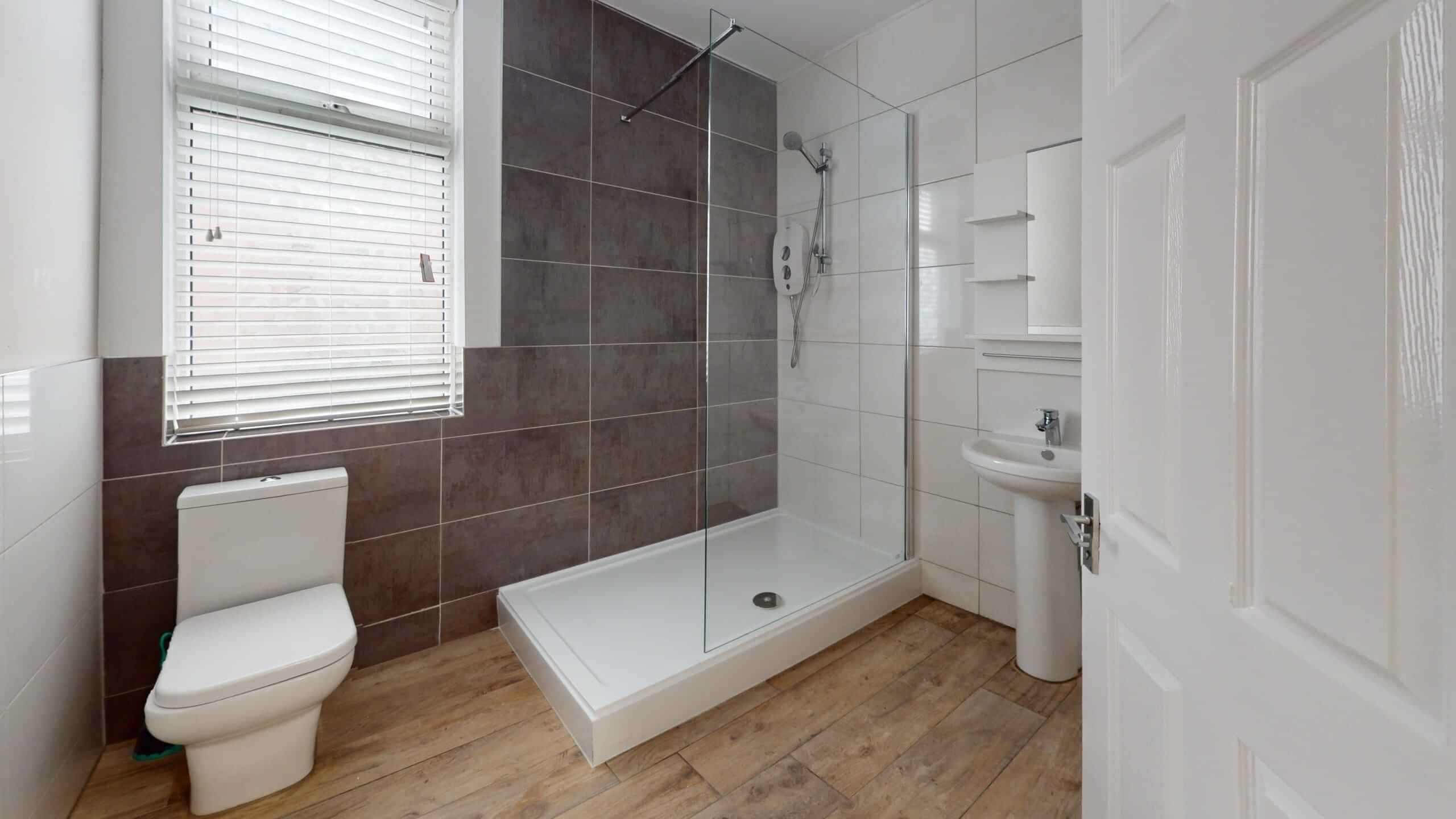 Rufford Road, Liverpool - Liverpool, England, United Kingdom - Bedroom 1 - Bathroom