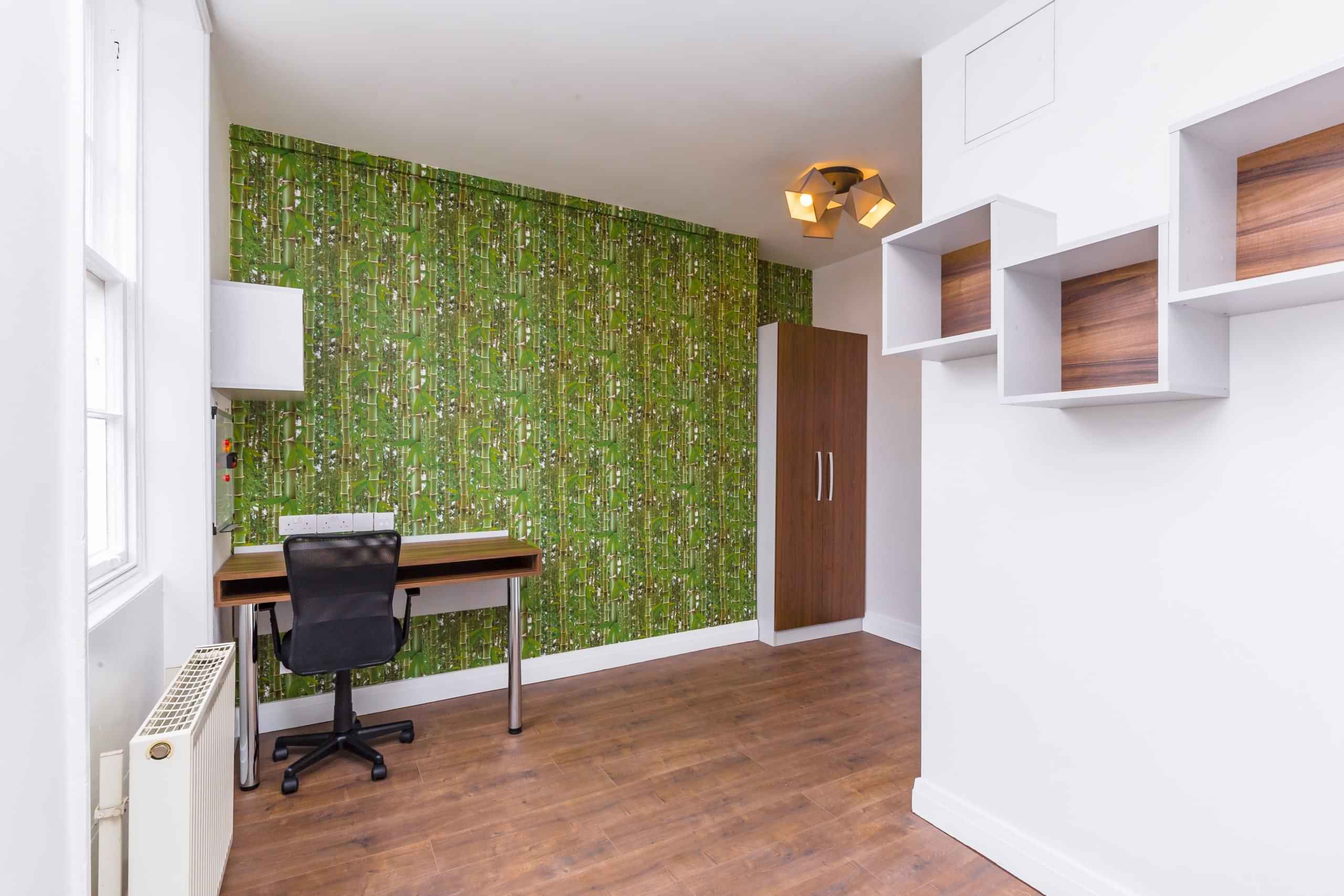 Exterior?w=400&h=260&fit=crop&q=40&auto=format&trim=auto