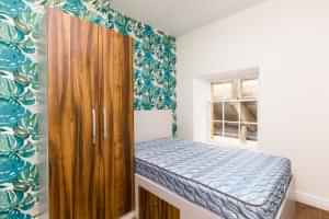 Amenities?w=400&h=260&fit=crop&q=40&auto=format&trim=auto