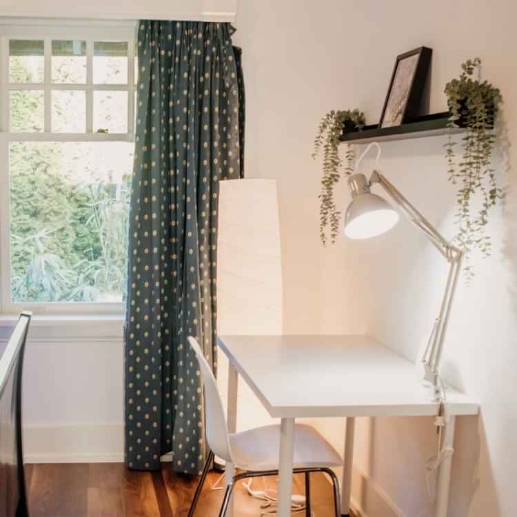 Kitchen?w=400&h=260&fit=crop&q=40&auto=format&trim=auto