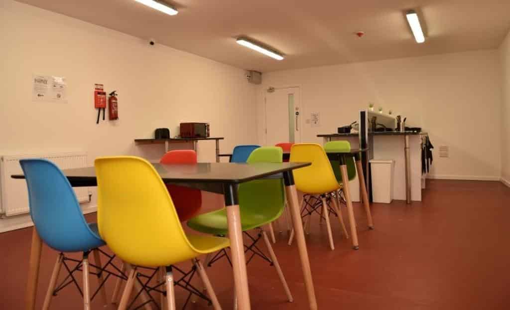 Amenities?w=400&h=260&fit=crop&q=40&auto=format&trim=auto