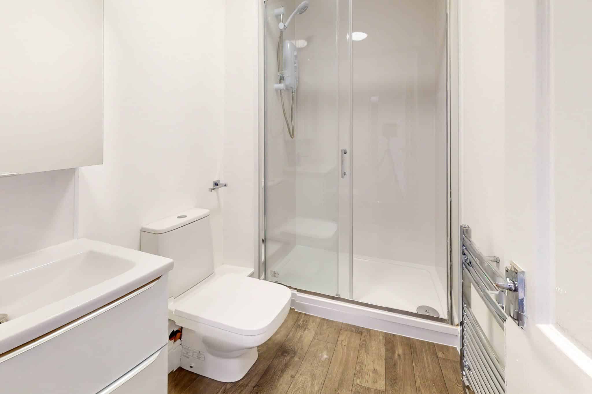 Common Area?w=400&h=260&fit=crop&q=40&auto=format&trim=auto