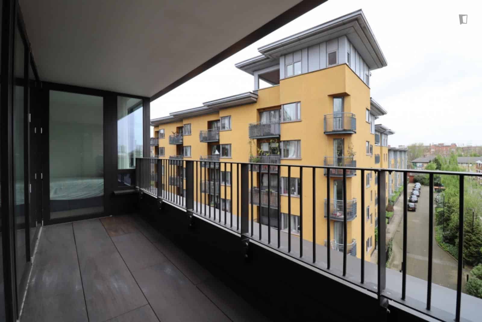 Amenities?w=400&h=260&fit=crop&q=40&auto=format&trim=auto