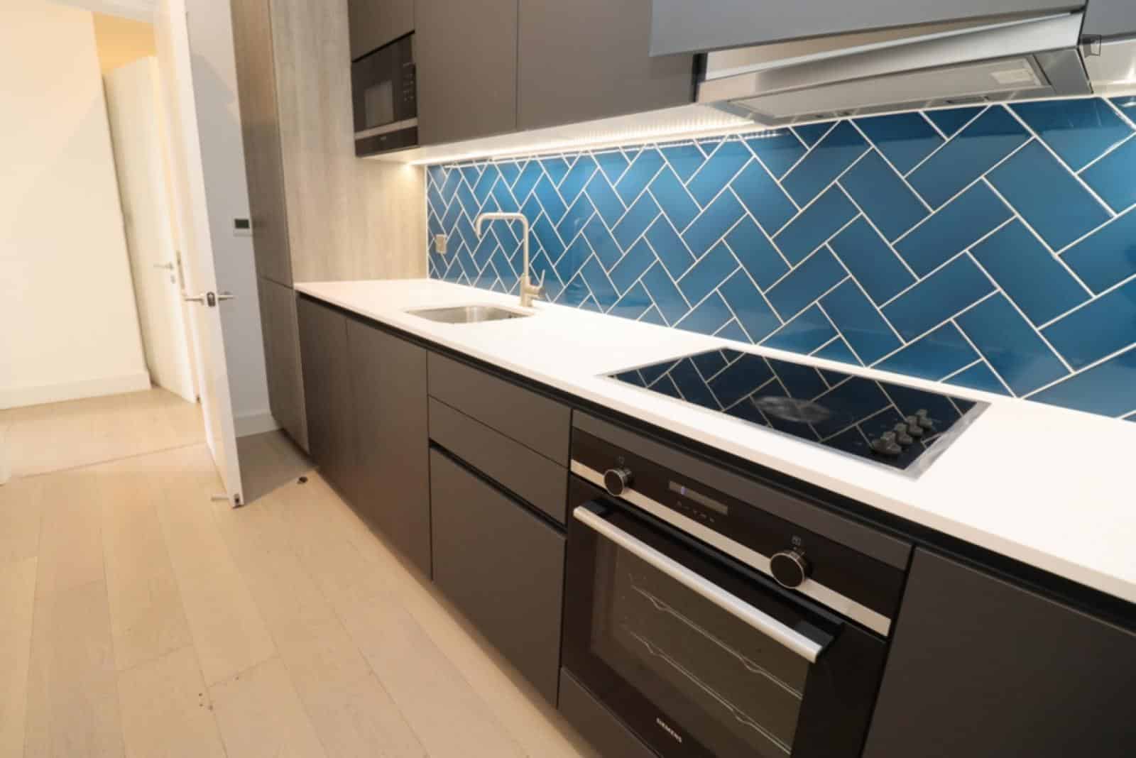 Room in a 5 Bedroom Apartment, Hackney Rd, London, E2 8GY - London, England, United Kingdom - Bedroom 5 - Kitchen