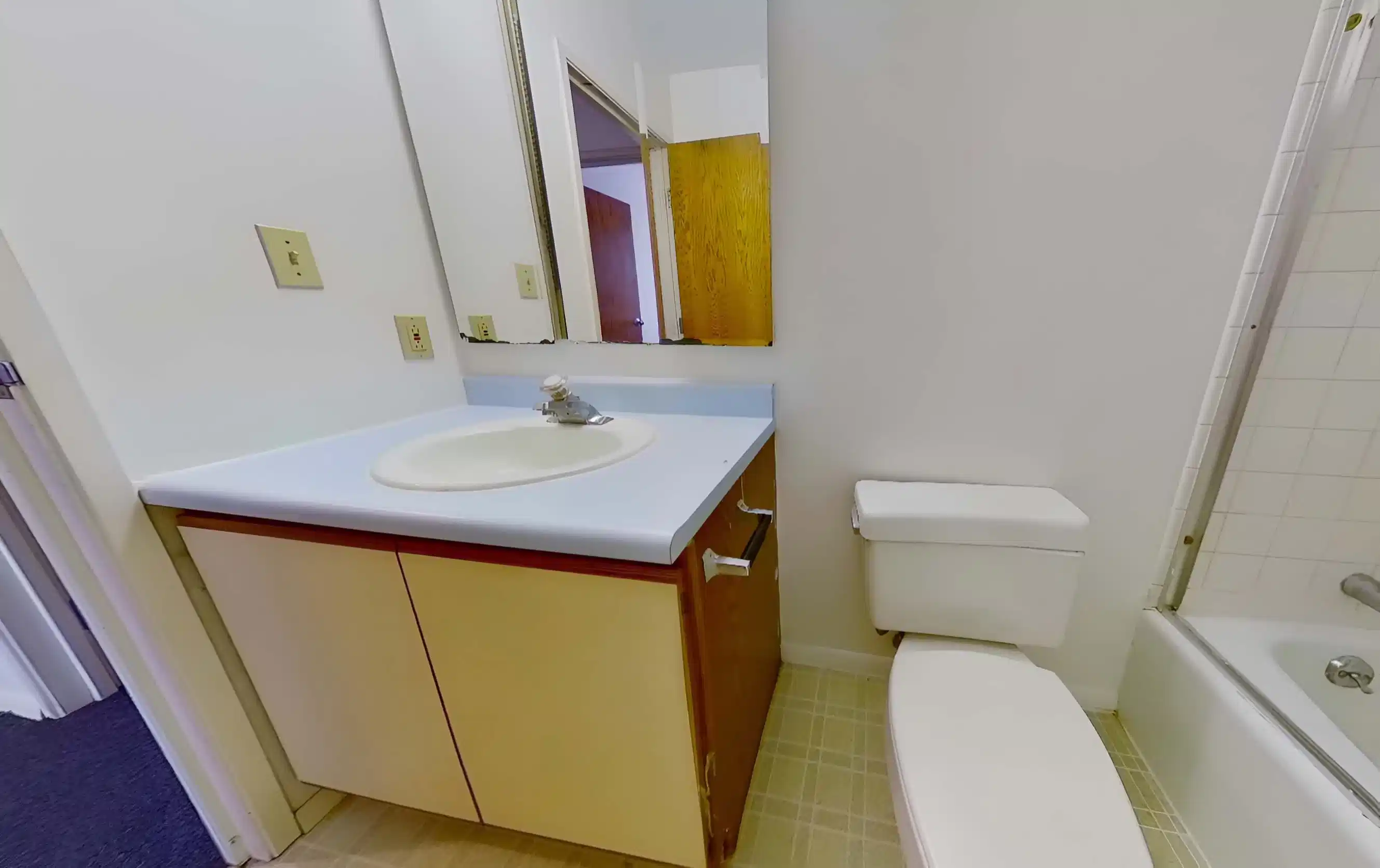 Common Area?w=400&h=260&fit=crop&q=40&auto=format&trim=auto