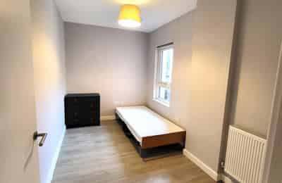 Bedroom 2 - Bedroom?w=400&h=260&fit=crop&q=40&auto=format&trim=auto