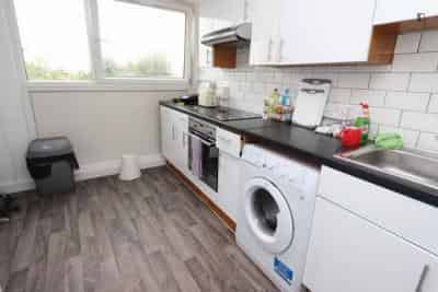Room in a 5 Bedroom Apartment, Bakersfield, London, N7 0LU (Flat 2) - London, England, United Kingdom - Bedroom 4 - Kitchen